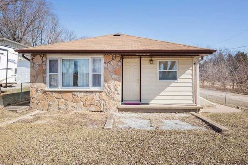 5960 Dukes Dr, Panarama Park, IA 52722-5577