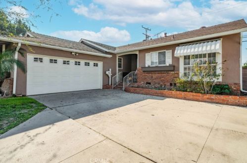 1819 Vuelta Grande Ave, Long Beach, CA 90815-3653