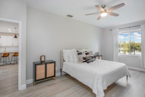7579 Berkshire Pines Dr, Naples FL  34104-9445 exterior