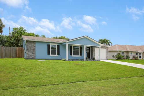 2568 Calender St, Fort Pierce, FL 34953-2556