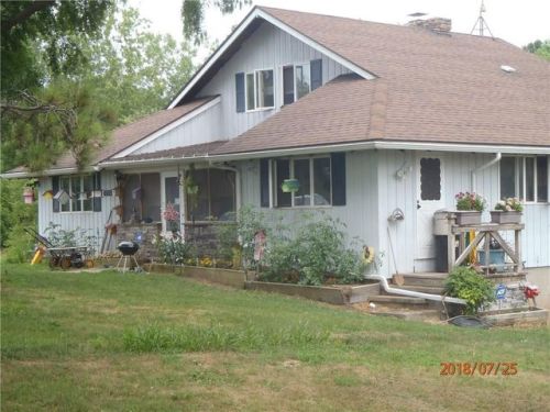 1901 Ward Rd, Lyndonville, NY 14098-9800