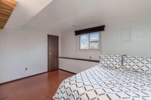 7498 Bigger St, Gary IN  46410-4343 exterior
