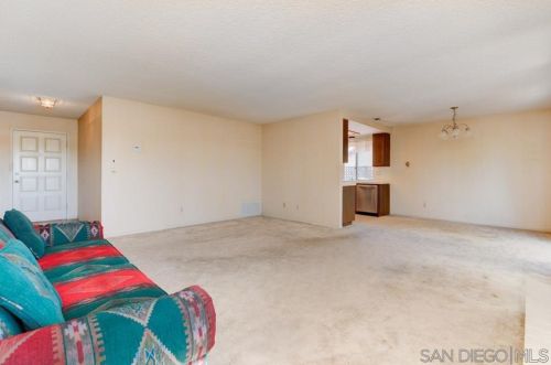 711 Honeydew Ln, Vista CA  92084-3115 exterior