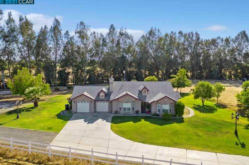 15604 Nevada Circuit Ct, Madera, CA 93638-2328