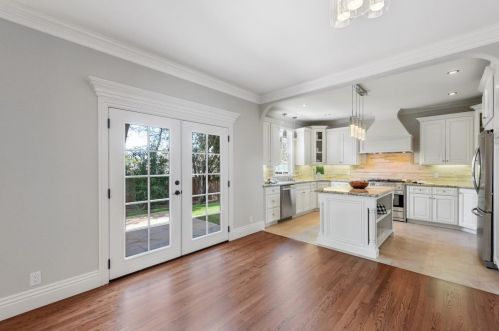 1916 Hull Ave, Redwood City CA  94061-3315 exterior