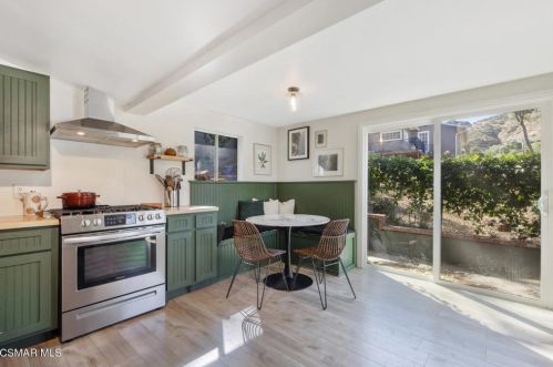 1268 Black Canyon Rd, Simi Valley CA 93063-4609 exterior