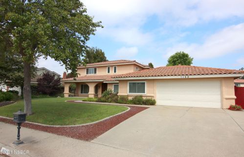 1123 Clubhouse Dr, Santa Maria, CA 93455-3521