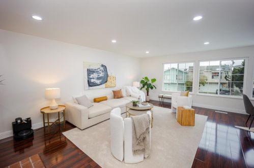 369 Moltke St, Daly City, CA 94014-2121