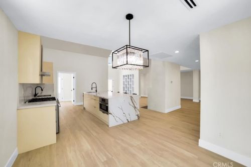 11512 La Maida St, North Hollywood CA  91601-4323 exterior