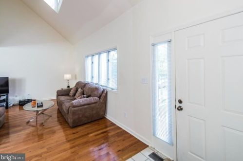 7 Exeter Ct, Princeton NJ  08540-7000 exterior