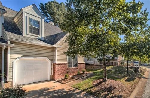 5875 Prescott Ct, Charlotte, NC 28269-1337