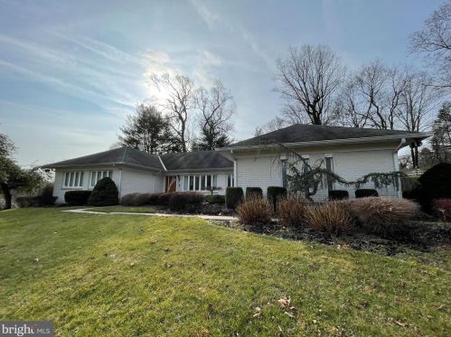 1248 Waller Dr, Huntingdon Valley, PA 19006-6016
