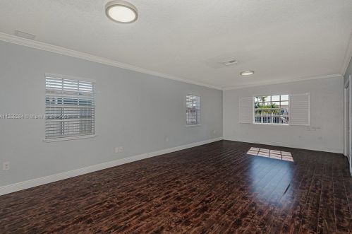 971 64th St, Hialeah FL  33012-6414 exterior