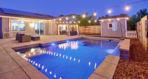 9674 Two Harbors Dr, Elk Grove CA  95624-4491 exterior