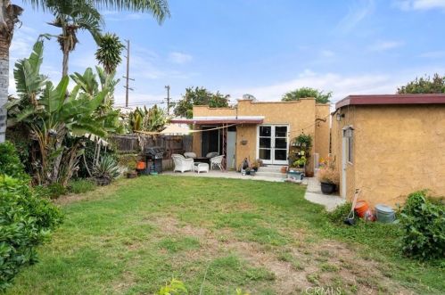 9548 Walnut St, Bellflower CA  90706-5720 exterior