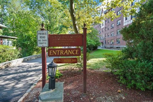 622 Pelhamdale Ave, New Rochelle NY  10803-2822 exterior