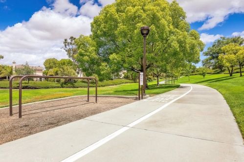 32539 Strigel Ct, Temecula CA  92592-1144 exterior