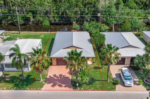 62 Mediterranean Blvd, Fort Pierce, FL 34952-8562