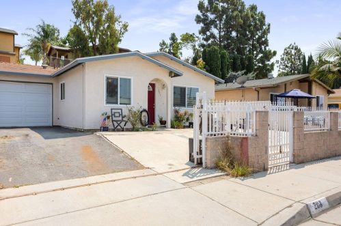 288 Lustrosos St, Oceanside CA  92057-5237 exterior