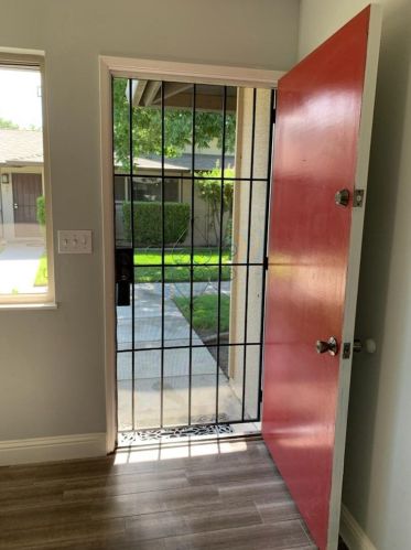215 Floyd Ave, Modesto CA  95350-2343 exterior