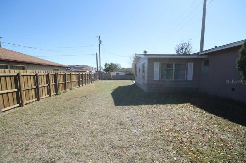 1309 Saxon Blvd, Deltona FL  32725-4628 exterior
