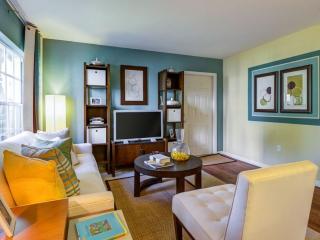 1601 Red Cedar Dr, Fort Myers FL  33907-7602 exterior