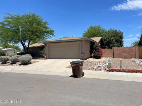 8510 Camas Way, Tucson, AZ 85742-4157