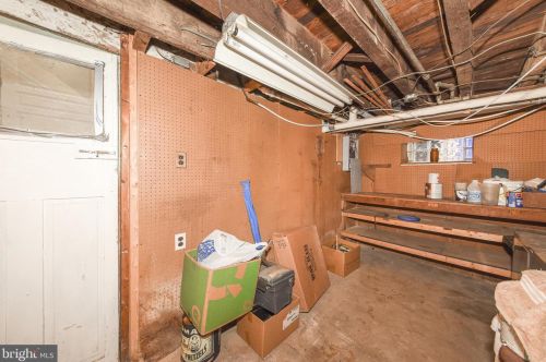 7122 Glenloch St, Philadelphia PA 19135-1215 exterior