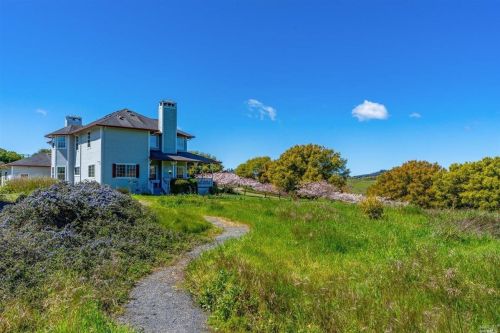 6301 Highland Pl, Sebastopol CA  95472-6100 exterior