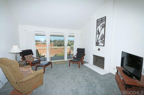 17452 Plaza Blvd, San Diego, CA 92128-7087