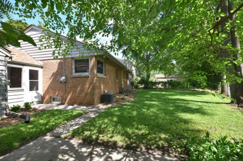 2205 Marne Ave, Milwaukee WI  53209-4328 exterior