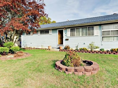 251 Huppert Dr, Bricktown, NJ 08723-6867