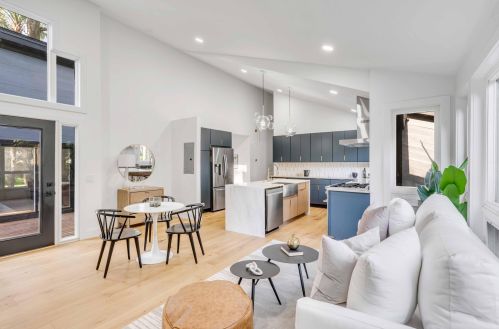 124 Sparrow Dr, Isle Of Palms SC  29451-2514 exterior