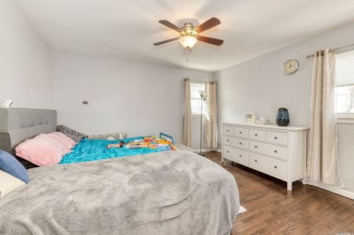 23 Corona Dr, Bethpage NY  11714-4547 exterior