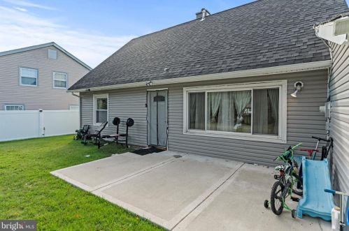 28 Buckingham Dr, Willingboro NJ  08046-1623 exterior