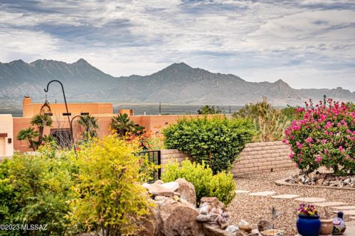 665 Placita Prosperidad, Green Valley, AZ 85614-4747