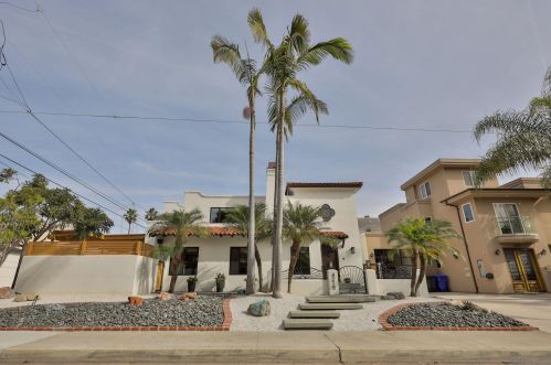 4215 Dawes St, San Diego CA  92109-4158 exterior