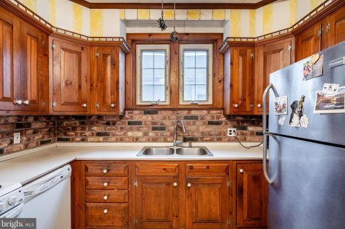 1372 Queen St, Pottstown PA  19464-5042 exterior