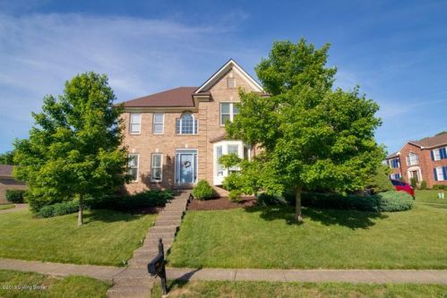7705 Wictor Ct, Louisville, KY 40220-5718