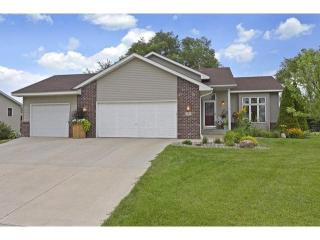 182 Hilltop Ln, Minnetrista, MN 55387