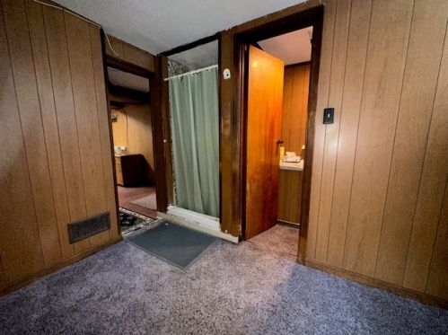 2332 Clinton St, Whitaker PA  15120-2661 exterior