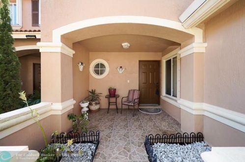 8109 Big Pine Way, West Palm Beach, FL 33407-1142