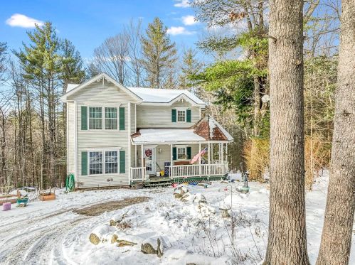 41 Coventry Dr, Sunapee, NH 03782-3621