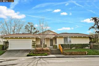 1601 Saint Andrews Dr, Moraga, CA 94556-1149