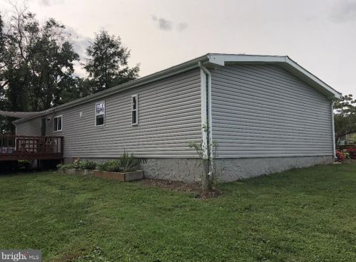 317 Holtzman Rd, Swartzville PA  17569-9769 exterior