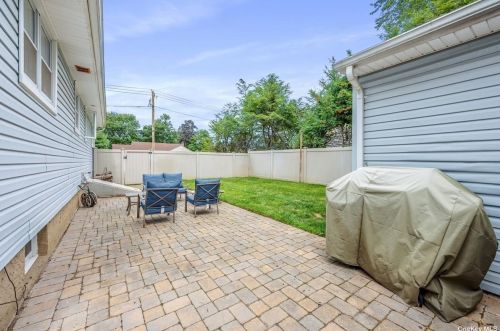 961 Rector St, North Bellmore NY  11710-1117 exterior