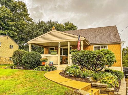 313 Argow Dr, Pittsburgh, PA 15239-1105