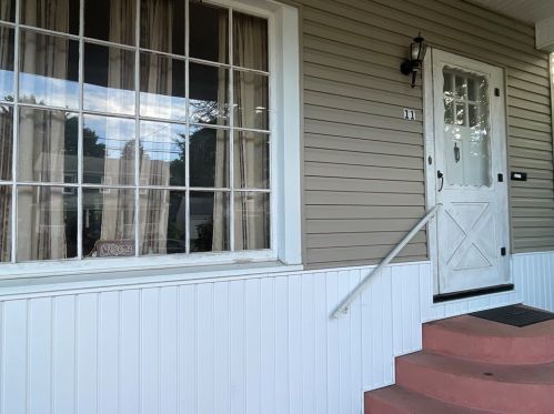 11 Bessemer St, Greenville, PA 16125-1701
