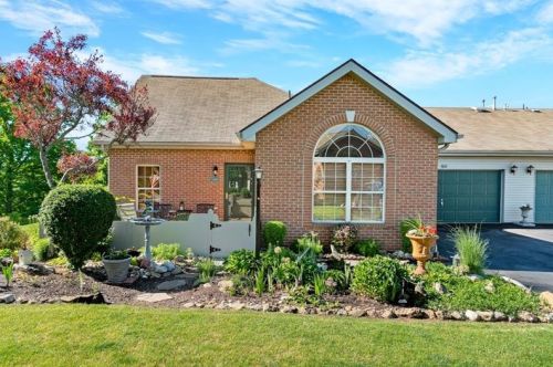 5140 Polo Fields Dr, Gibsonia, PA 15044-7604