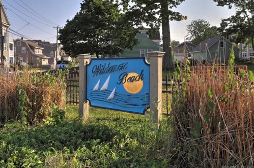 11 Wildwood Ave, Milford CT  06460-5846 exterior